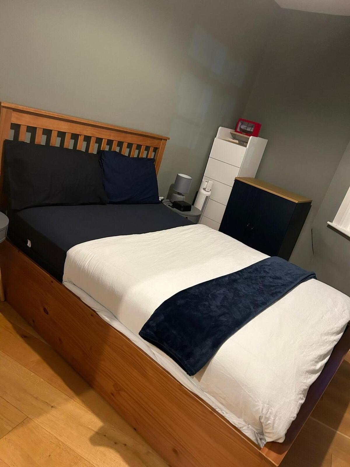 Forest Hill 1-bed 2 Mins Station Apartment London